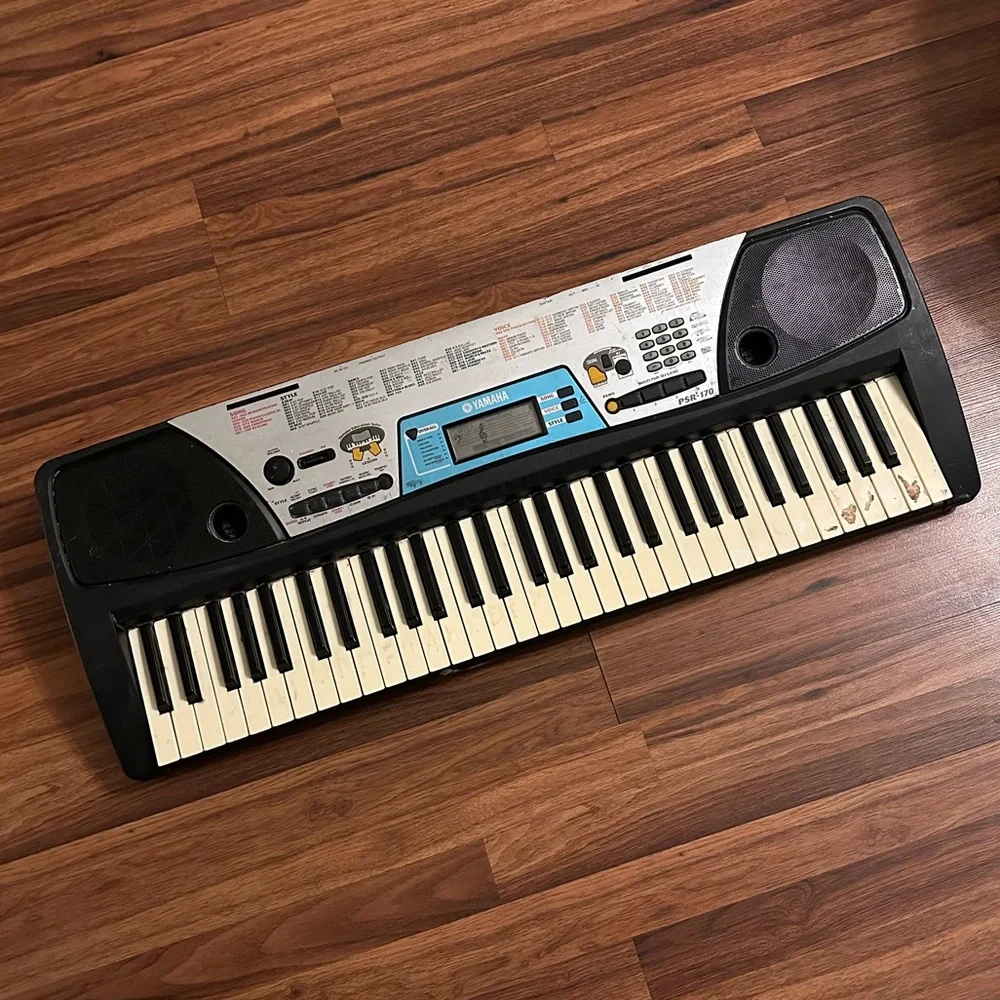 VTG Yamaha PSR-170 61-Key Electronic Keyboard